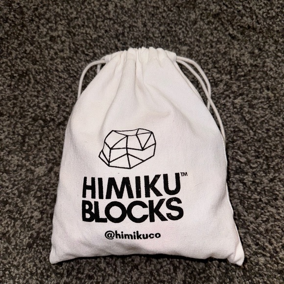 Stacking blocks - Picture 1 of 2